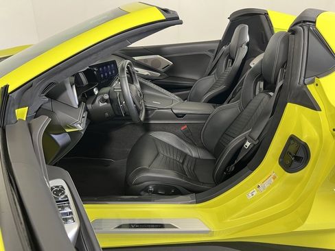 Used 2022 Chevrolet Corvette Stingray Premium Conv w/ Z51 Performance Package image 24