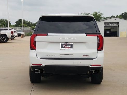 Used 2025 GMC Yukon Denali AWD/4WD image 6