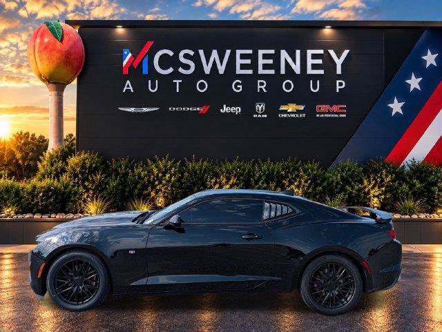 Used 2021 Chevrolet Camaro LT RWD image 2