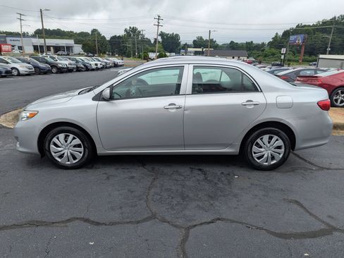 Used 2009 Toyota Corolla FWD image 4