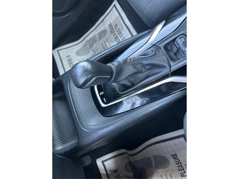 Used 2020 Toyota Corolla LE FWD image 27