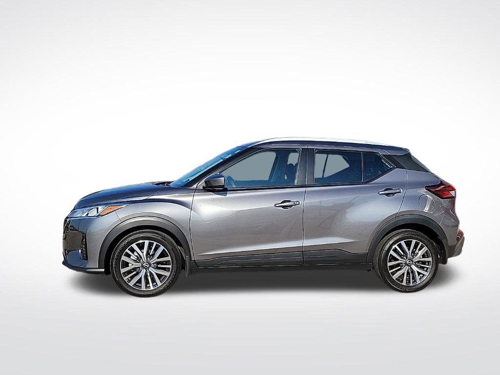 Used 2023 Nissan Kicks SV FWD image 2