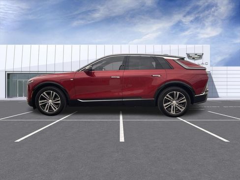 Certified 2024 Cadillac Lyriq Luxury AWD/4WD image 5