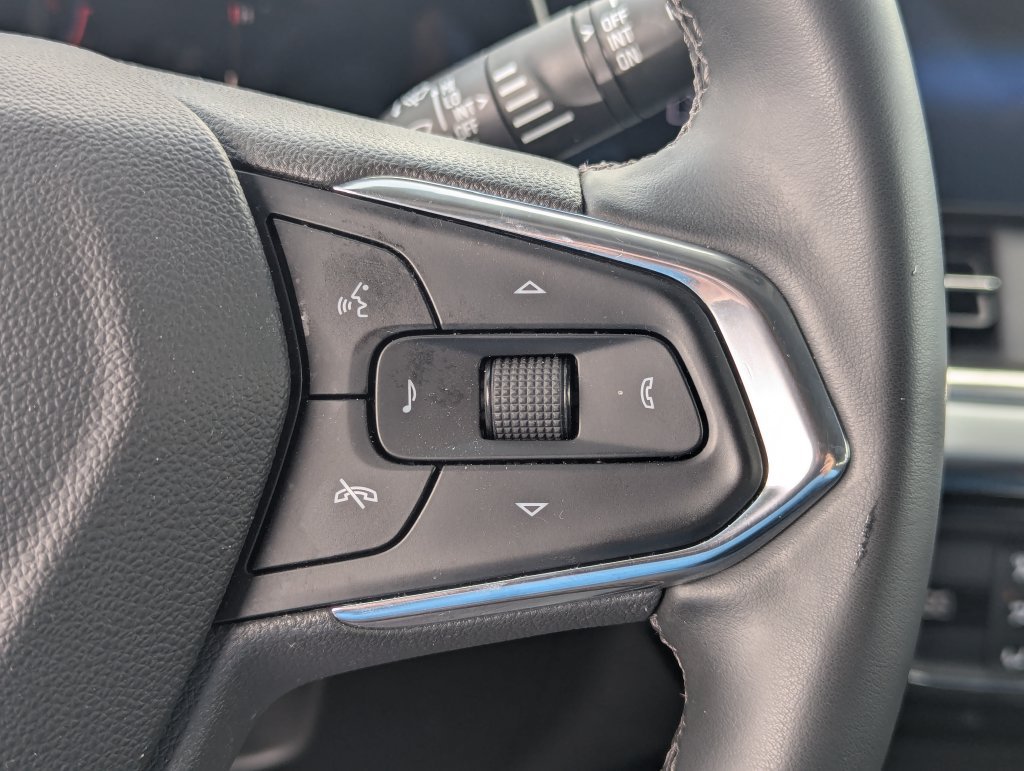Used 2025 Chevrolet Trax LT w/ Driver Confidence Package FWD image 18