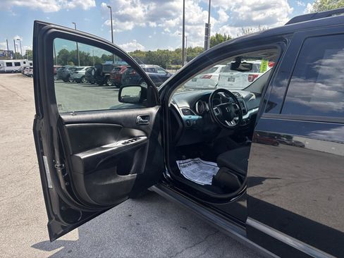 Used 2016 Dodge Journey SE w/ Flexible Seating Group FWD image 14