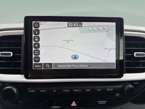 Used 2023 Hyundai Venue Limited w/ Cargo Package image 13