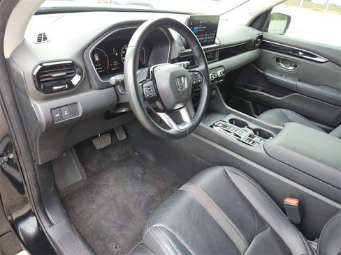 Used 2023 Honda Pilot Touring image 17