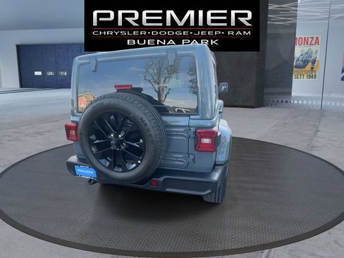 Used 2025 Jeep Wrangler Unlimited Sahara image 7