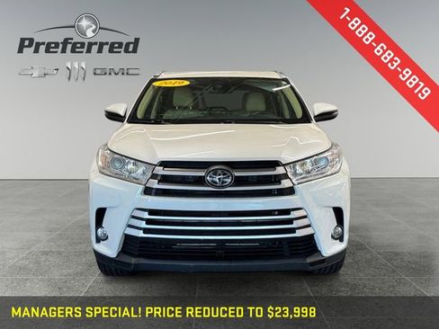 Used 2019 Toyota Highlander SE image 12