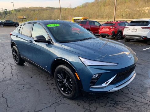 Used 2025 Buick Envista Sport Touring w/ Convenience I Package FWD image 7