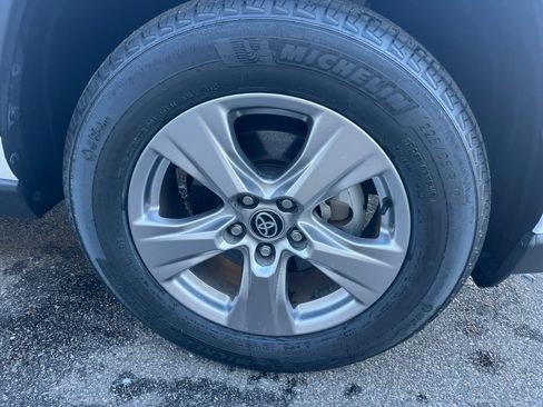 Used 2023 Toyota RAV4 XLE image 28