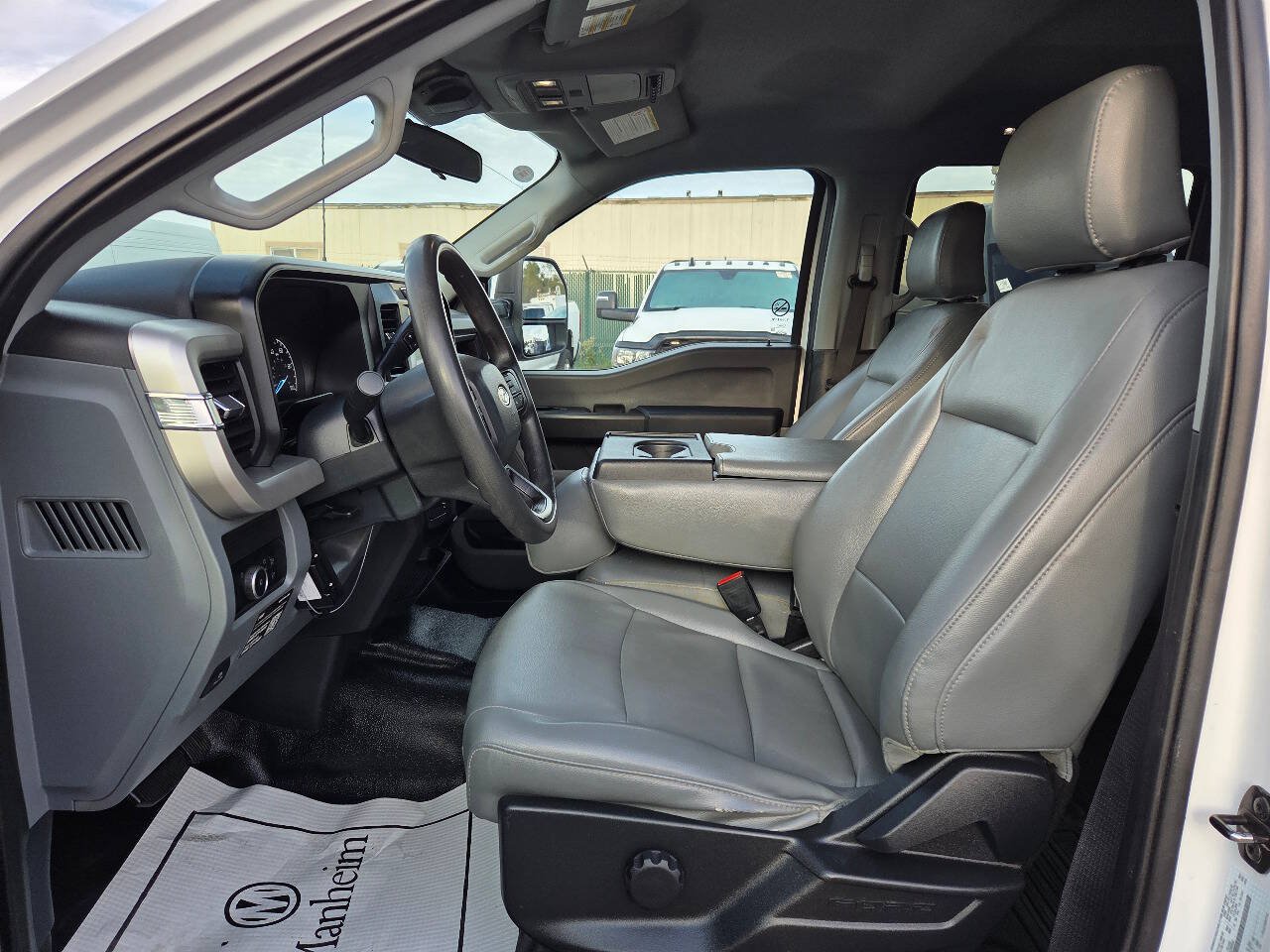 Used 2024 Ford F550 4x4 Crew Cab Super Duty image 11