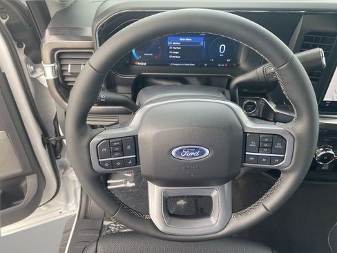 New 2026 Ford F250 Lariat w/ Black Appearance Package AWD/4WD image 32