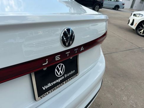 Used 2025 Volkswagen Jetta S image 27