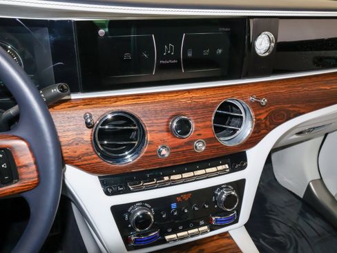 Used 2022 Rolls-Royce Ghost AWD/4WD image 30