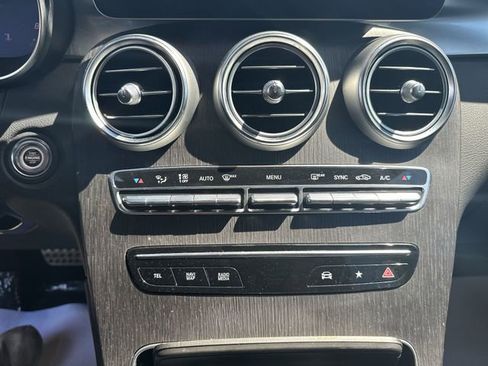 Used 2022 Mercedes-Benz GLC 300 4MATIC image 38
