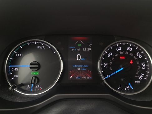 Used 2021 Toyota RAV4 LE image 21