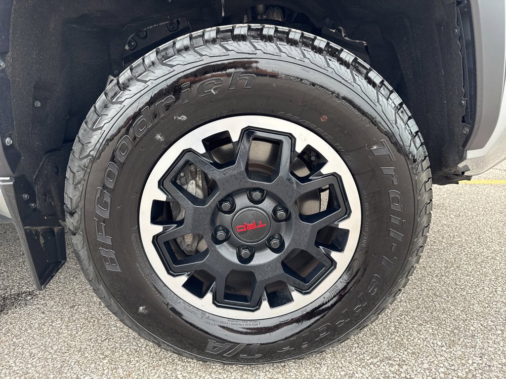 Used 2024 Toyota Tacoma TRD Off-Road AWD/4WD image 47