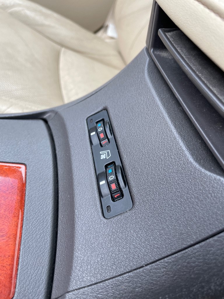 Used 2010 Lexus ES 350 w/ Preferred Accessory Package FWD image 14