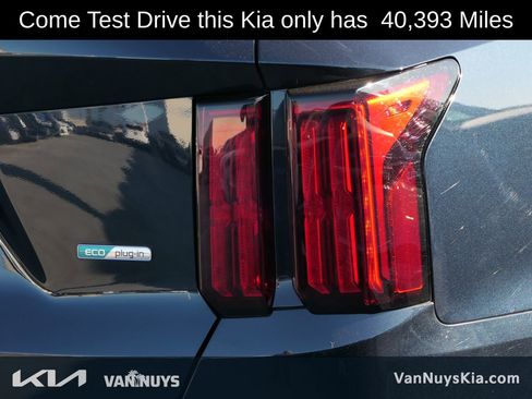 Used 2022 Kia Sorento SX w/ Panoramic Sunroof Package image 3