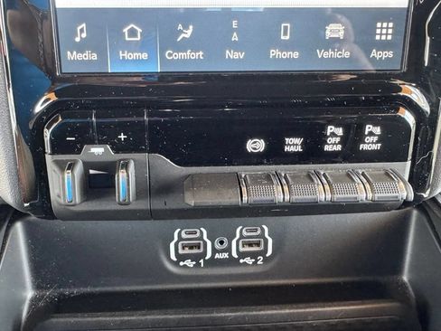 Used 2024 RAM 3500 Laramie w/ Sport Appearance Package AWD/4WD image 32