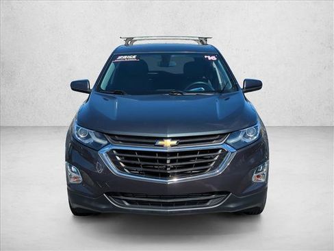 Used 2018 Chevrolet Equinox LT image 2