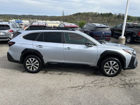 Used 2024 Subaru Outback Premium image 4