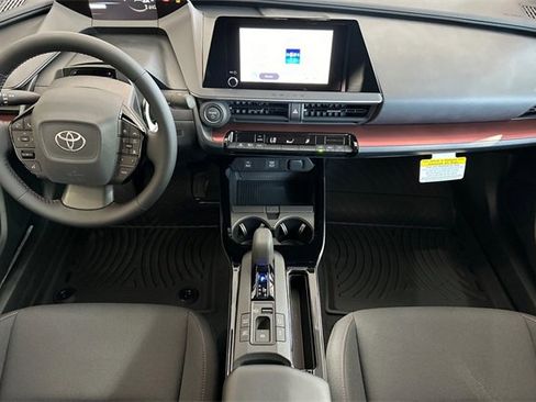 Used 2025 Toyota Prius Plug-In Hybrid image 11