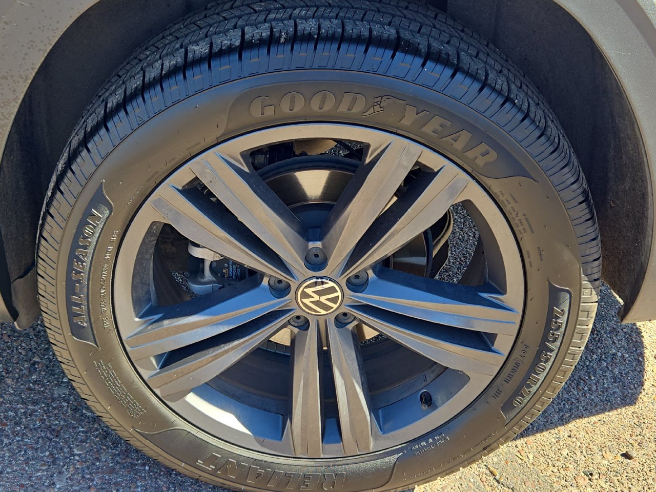 Used 2021 Volkswagen Atlas SE w/ Panoramic Sunroof Package FWD image 34