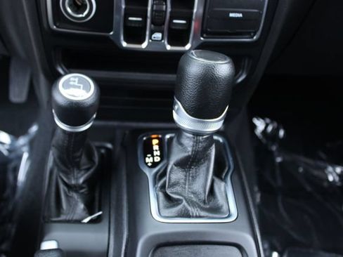 Used 2023 Jeep Wrangler Unlimited Sport AWD/4WD image 16