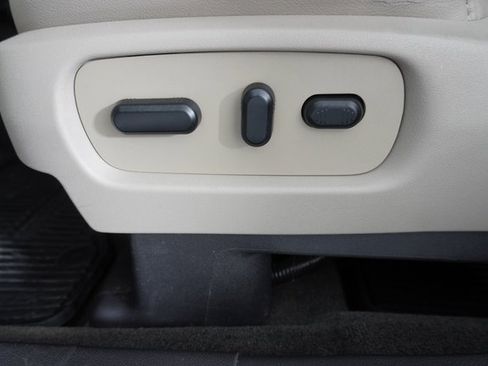 Used 2015 Ford Explorer XLT w/ Equipment Group 202A image 21