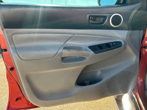 Used 2015 Toyota Tacoma 4x4 Double Cab w/ SR5 Package image 7