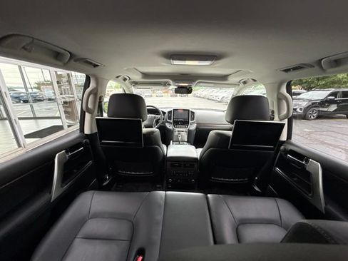 Used 2016 Toyota Land Cruiser AWD/4WD image 4
