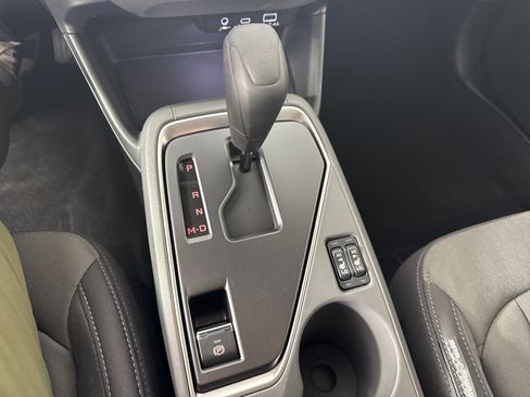 Used 2025 Subaru Crosstrek 2.0i Premium image 18