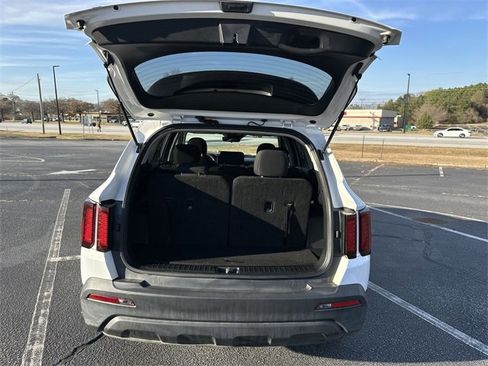 Used 2022 Kia Sorento LX image 18