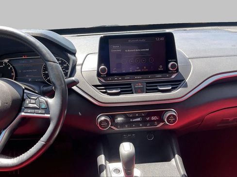 Used 2019 Nissan Altima 2.5 SV FWD image 6