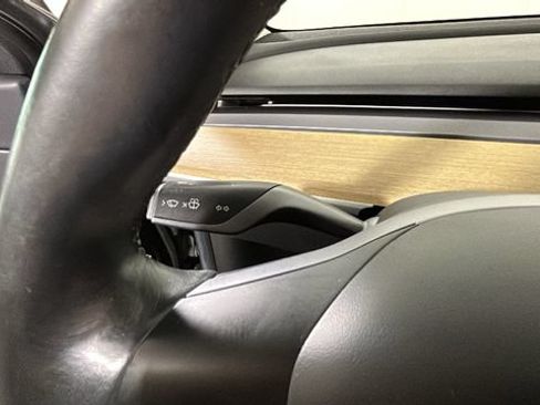 Used 2018 Tesla Model 3 Long Range RWD image 17
