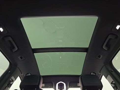 New 2026 Porsche Macan image 14