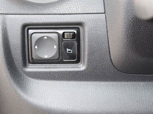 Used 2014 Nissan Versa Note SV w/ SL Package FWD image 21