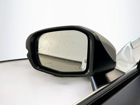 Used 2023 Honda HR-V LX image 16