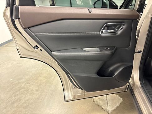 Used 2022 Nissan Rogue Platinum w/ Head-Up Display Package image 29