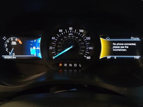 Used 2018 Ford Fusion SE w/ Fusion SE Technology Package FWD image 23