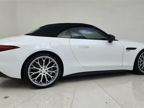 Used 2025 Mercedes-Benz SL 43 AMG w/ Driver Assistance Package image 6