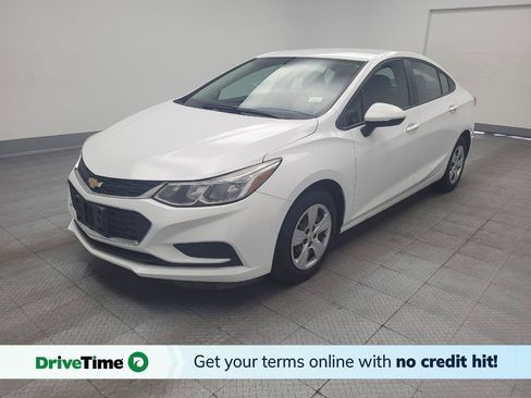 Used 2018 Chevrolet Cruze LS FWD image 1