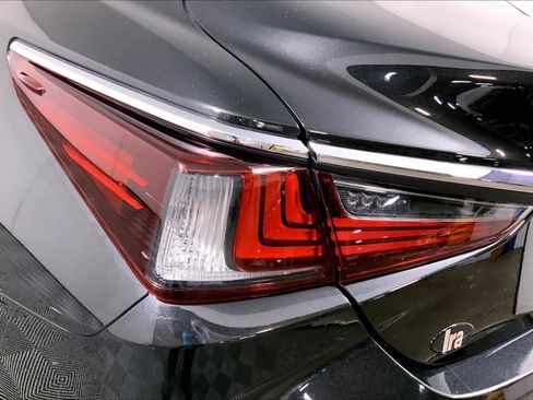 Used 2019 Lexus ES 350 w/ Accessory Package 2 FWD image 29