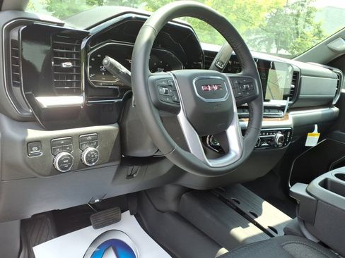 New 2025 GMC Sierra 2500 SLE w/ SLE Value Package; image 11