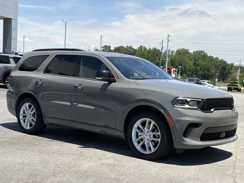 Used 2024 Dodge Durango GT RWD image 9