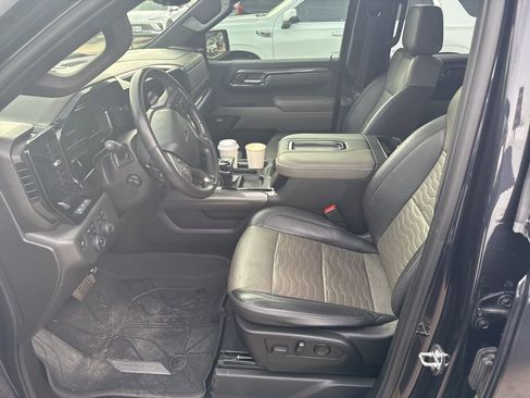 Used 2022 Chevrolet Silverado 1500 ZR2 w/ Technology Package image 11