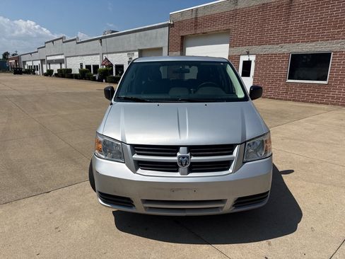Used 2009 Dodge Grand Caravan SE FWD image 2