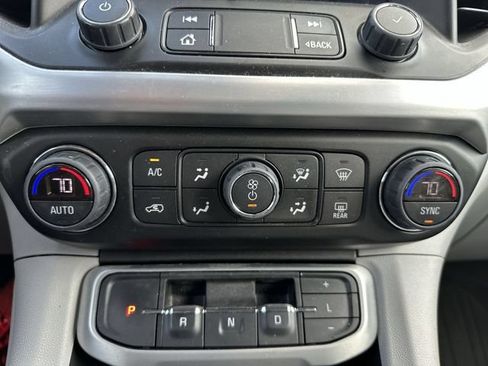 Used 2022 GMC Acadia SLT w/ LPO, Floor Liner Package AWD/4WD image 19